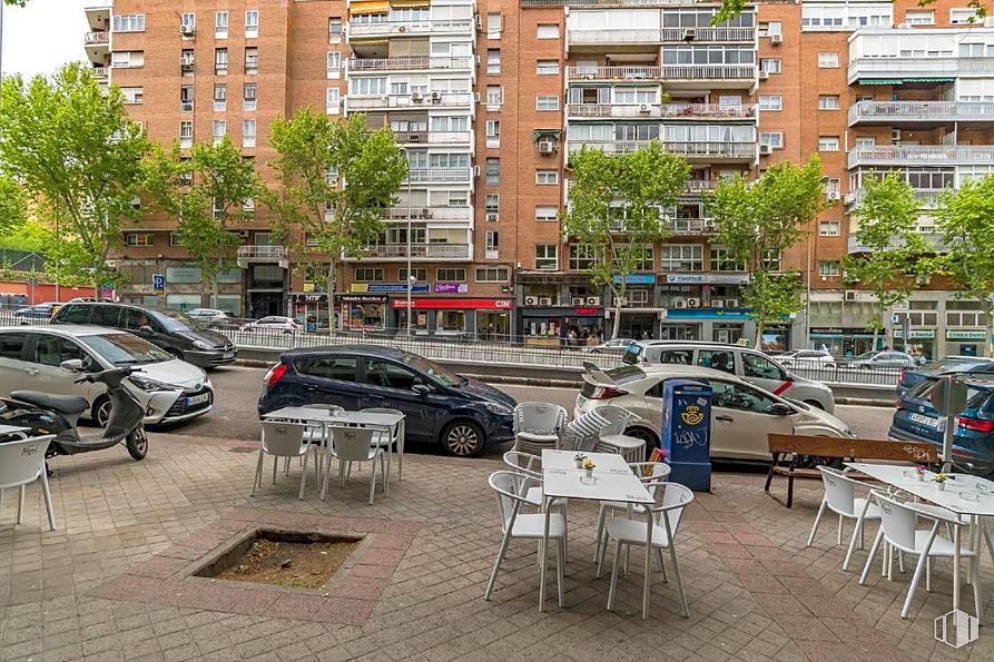 Local en venta en Avenida Mediterráneo, Retiro, Madrid, 28007 con coche, silla, mesa, edificio, rueda, vehículo terrestre, vehículo, ventana, neumático y infraestructura alrededor