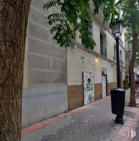 Local en venta en Calle Alcántara, 50, Salamanca, Madrid, 28006 con contenedor de basura, ventana, edificio, superficie de la carretera, planta, árbol, diseño urbano, ladrillo, acera y contención de residuos alrededor