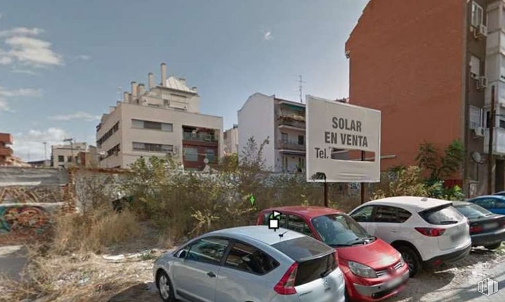 Suelo en venta en Camino Valderribas, Puente de Vallecas, Madrid, 28038 con coche, edificio, rueda, vehículo terrestre, cielo, neumático, vehículo, planta, placa de matrícula del vehículo y nube alrededor