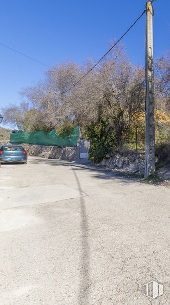 Land for sale at Zona Ensanche, Villar del Olmo, Madrid, 28512 with sky, plant, road surface, car, asphalt, land lot, tire, vehicle, slope and thoroughfare around