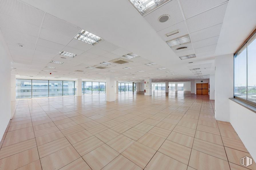 Office for rent at Edificio Alcor Plaza, Avenida Europa, 2, Alcorcón, Madrid, 28922 with window, fixture, interior design, hall, flooring, glass, ceiling, space, building material and event around