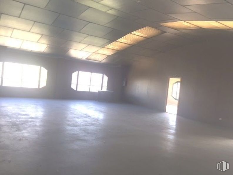 Nave en alquiler en Zona Villaverde, Villaverde, Madrid, 28021 con ventana, accesorio, madera, hall, suelo, suelos, edificio, tintes y matices, techo y madera dura alrededor