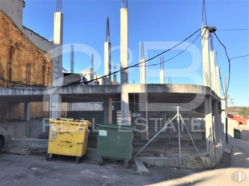 Suelo en venta en Travesía Barrio Alto, 11, Belmonte de Tajo, Madrid, 28390 con contenedor de basura, cielo, asfalto, arquitectura, superficie de carretera, electricidad, rodando, gas, carretera y contención de residuos alrededor