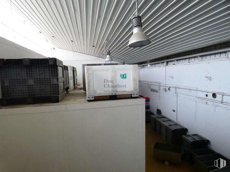 Industrial for sale at Carretera CM-5007, Valmojado, Toledo, 45940 with lighting, luggage & bags, cabinetry, flooring, machine, building, ceiling, engineering, event and television around