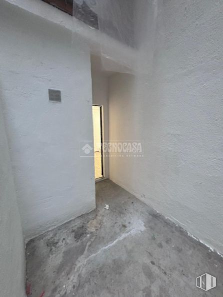 Retail for rent at Calle Galicia, Getafe, Madrid, 28903 with grey, wood, flooring, composite material, building, fixture, concrete, house, plaster and ceiling around