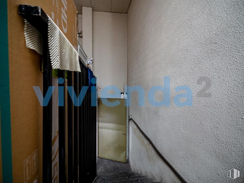 Local en venta en Paseo Virgen del Puerto, Arganzuela, Madrid, 28005 con suelo, material de construcción, aluminio y azulejo alrededor