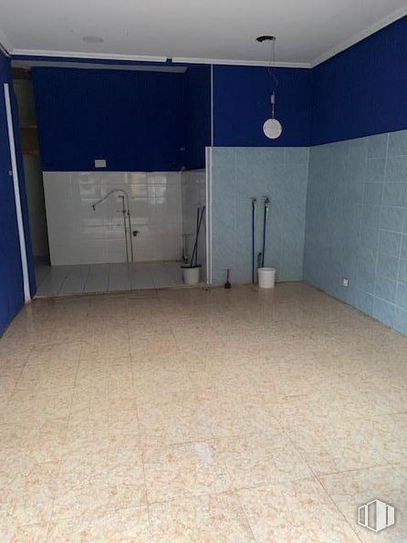 Local en alquiler en Calle Manojo de Rosas,, Villaverde, Madrid, 28041 con lámpara, propiedad, ebanistería, madera, diseño de interiores, suelo, piso, bienes raíces, madera y tinte para madera alrededor