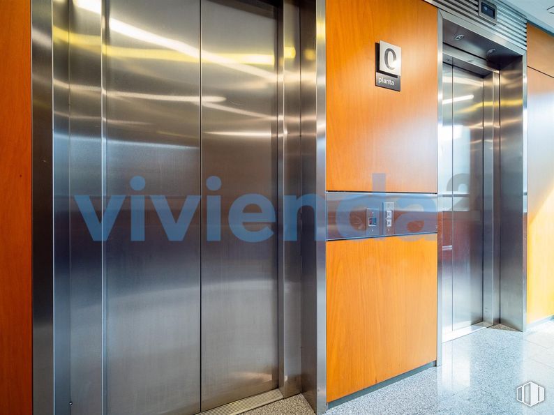 Oficina en venta en Zona San Blas, San Blas - Canillejas, Madrid, 28037 con ascensor, vidrio, metal, aluminio y limpieza alrededor