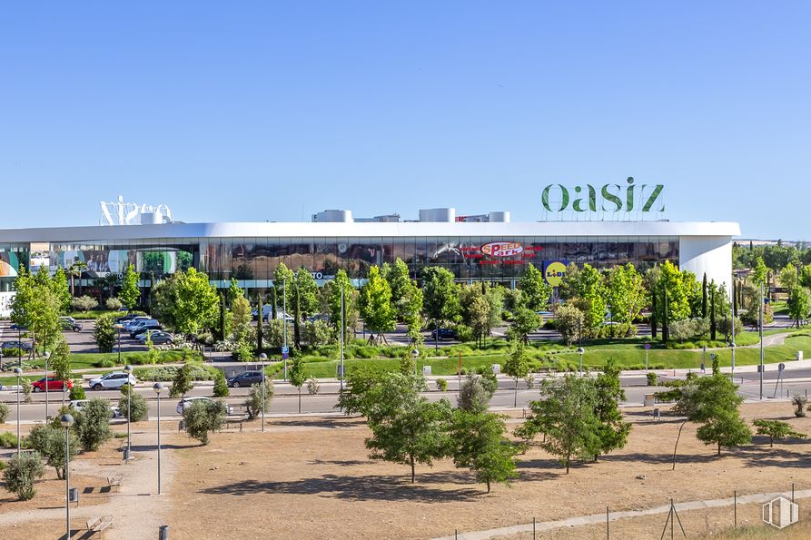 Local en alquiler en Centro Comercial Oasiz, Zona comercial, Torrejón de Ardoz, Madrid, 28850 con planta, cielo, comunidad vegetal, diseño urbano, lote de terreno, ocio, zona residencial, árbol, paisaje y inmobiliario alrededor