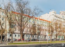 Office for rent at Palazzo Reale, Paseo de la Castellana, 9-11, Chamberí, Madrid, 28046 with building, sky, tree, window, urban design, neighbourhood, residential area, condominium, facade and city around