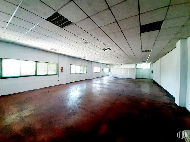 Oficina en alquiler en  Polígono Industrial El Palomo. , Fuenlabrada, Madrid, 28946 con ventana, edificio, accesorio, entrada, casa, piso, suelo, vidrio, madera y techo alrededor