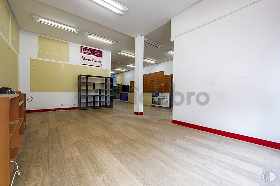 Local en alquiler y venta en Calle Jaén, 8, Tetuán, Madrid, 28020 con lámpara, alumbrado, edificio, accesorio, madera, suelos, suelo, hall, madera dura y techo alrededor