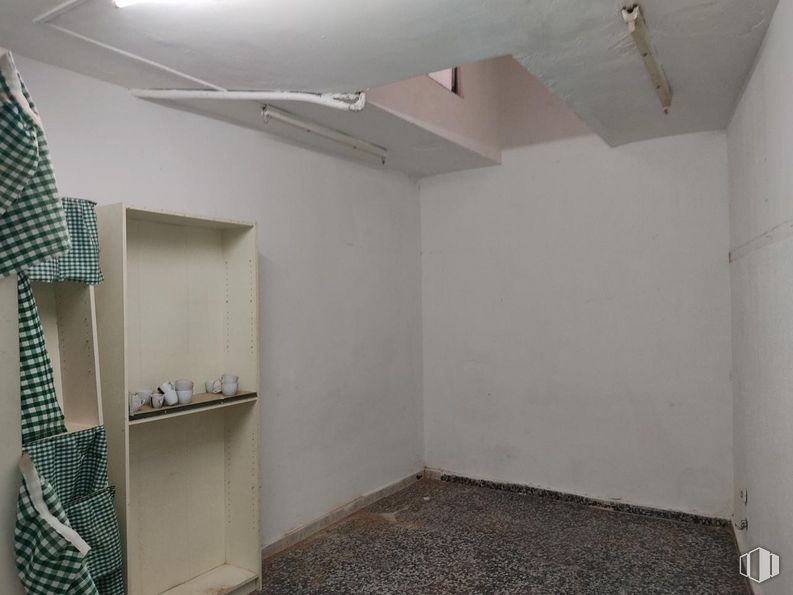 Local en venta en Calle General Ricardos, Carabanchel, Madrid, 28025 con edificio, madera, suelos, suelo, casa, inmobiliario, techo, ventilador de techo, madera dura y sombra alrededor