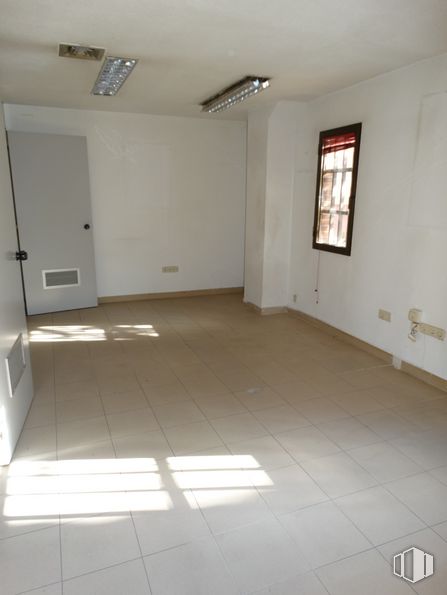 Oficina en venta en Calle Berlín, 4, Pozuelo de Alarcón, Madrid, 28224 con mediante, ventana, madera, suelo de baldosas, marco, accesorio, entrada, piso, suelo, tinte para madera y madera dura alrededor