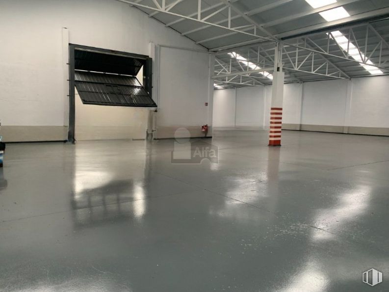 Nave en venta en Polígono Industrial Nuestra Señora de Butarque, Leganés, Madrid, 28914 con alumbrado, edificio, suelos, suelo, hall, material compuesto, gas, tintes y matices, techo y evento alrededor