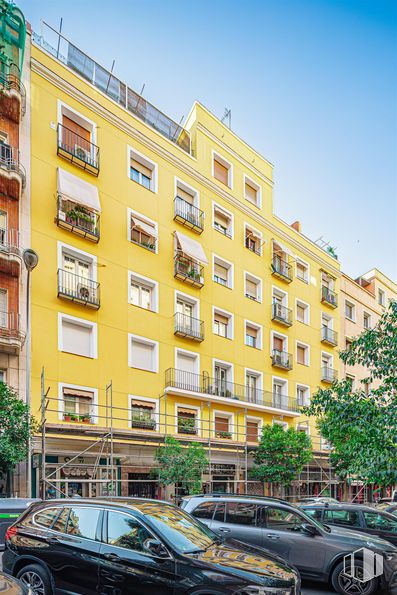 Local en venta en Calle Fernán Gonzalez, Retiro, Madrid, 28009 con coche, rueda, neumático, edificio, ventana, vehículo terrestre, cielo, durante el día, propiedad y vehículo alrededor