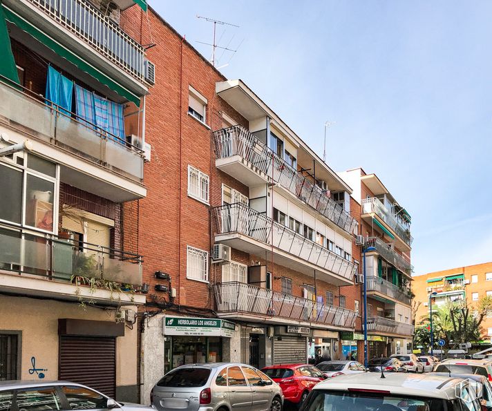 Local en alquiler en Calle Nuestra Señora de los Ángeles, 3, Leganés, Madrid, 28911 con coche, edificio, vehículo terrestre, cielo, vehículo, neumático, ventana, rueda, infraestructura y planta alrededor