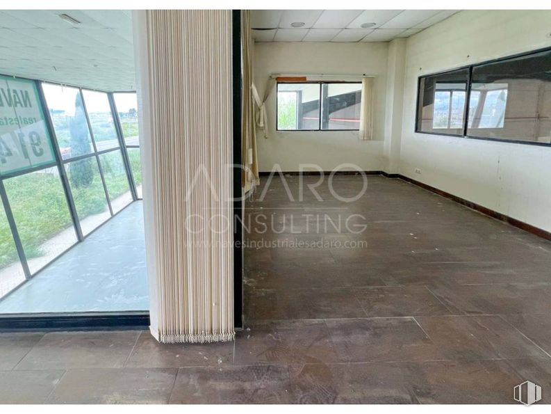 Industrial for sale & for rent at Zona industrial, Valdemoro, Madrid, 28343 with window, property, fixture, wood, hall, interior design, flooring, floor, building and rectangle around