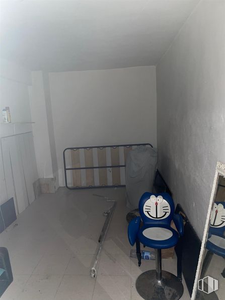 Local en alquiler en Barrio de la Concepción, Ciudad Lineal, Madrid, 28027 con silla, edificio, mesa, interiorismo, suelos, casa, suelo, madera, pintura y madera dura alrededor