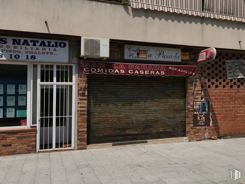 Local en venta en Carretera de Torrelodones, 11, Galapagar, Madrid, 28260 con puerta, ventana, edificio, accesorio, albañilería, ladrillo, madera, pared, fuente y fachada alrededor