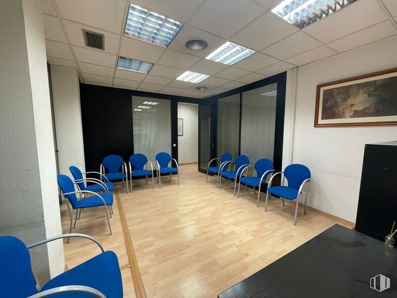 Oficina en venta en Zona Gaztambide, Chamberí, Madrid, 28015 con silla, marco, lámpara, mueble, interiorismo, suelos, suelo, espacio público, hall y inmobiliario alrededor