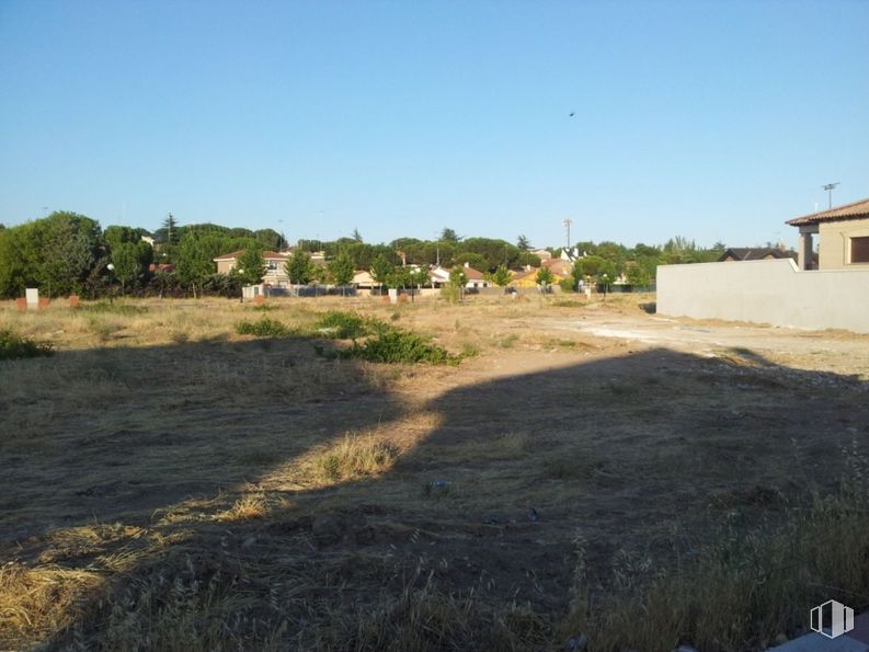 Land for sale at Paseo Olivar, El Álamo, Madrid, 28607 with sky, plant, tree, land lot, asphalt, road surface, landscape, grass, rural area and window around