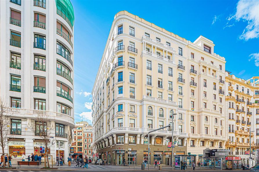 Oficina en venta en Calle Gran Vía, 69, Centro, Madrid, 28013 con edificio, durante el día, ciudad, zona urbana, apartamento, área metropolitana, metrópolis, condominio, edificio comercial y edificio de gran altura alrededor