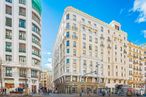 Office for sale at Calle Gran Vía, 69, Centro, Madrid, 28013 with building, daytime, city, urban area, apartment, metropolitan area, metropolis, condominium, commercial building and high-rise building around