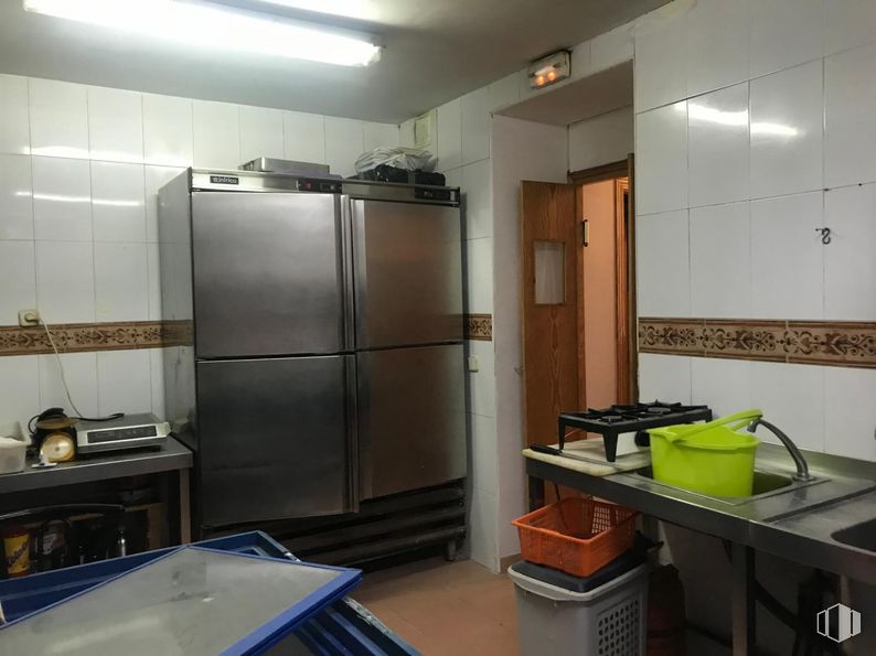 Local en venta en Zona Arguelles, Moncloa - Aravaca, Madrid, 28008 con refrigerador, aparato de cocina, lámpara, alumbrado, propiedad, accesorio, edificio, interiorismo, suelo y suelos alrededor