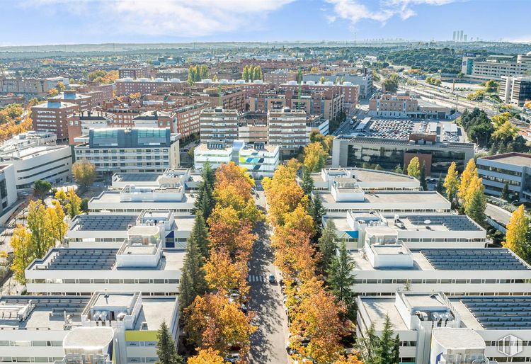 Office for rent at Ronda Poniente, 3, Tres Cantos, Madrid, 28760 with building, cloud, sky, daytime, infrastructure, nature, world, tower block, tree and urban design around