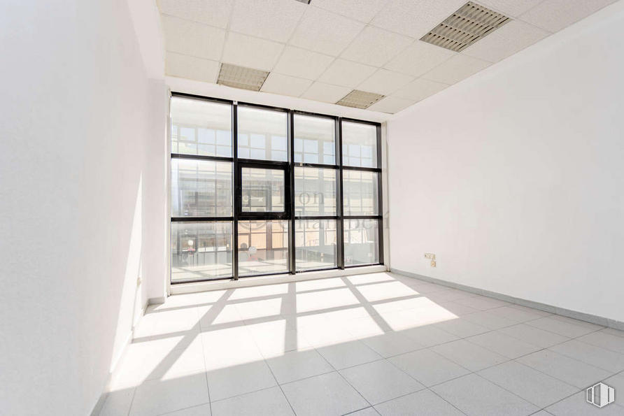 Oficina en venta en Avenida San Pablo, Coslada, Madrid, 28820 con accesorio, hall, madera, suelos, suelo, techo, edificio, vidrio, ventana y material compuesto alrededor