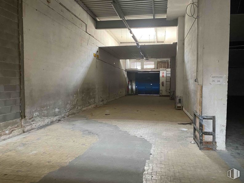 Industrial for rent at Zona comercial, Coslada, Madrid, 28820 with road surface, fixture, floor, composite material, flooring, asphalt, tints and shades, road, concrete and city around