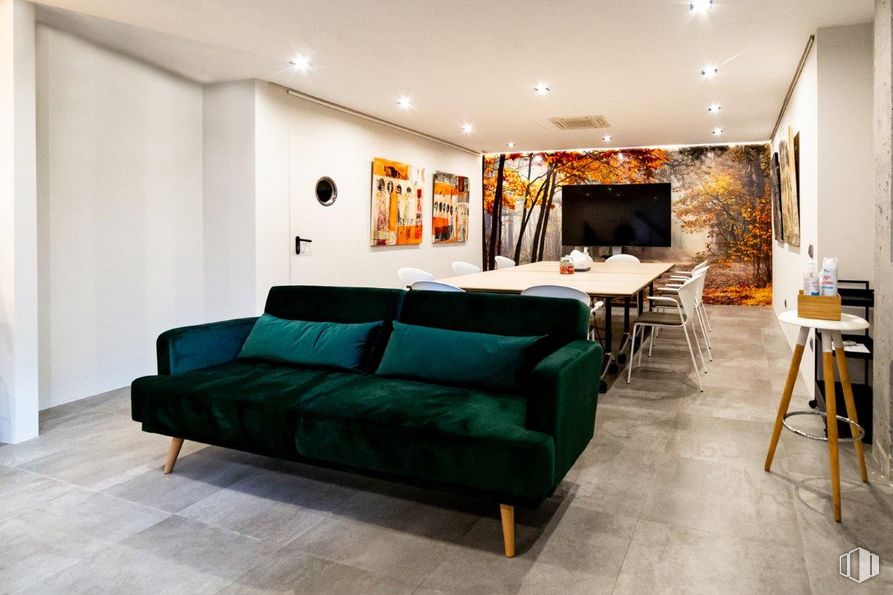 Oficina en alquiler en Calle Andorra, 22, Hortaleza, Madrid, 28043 con sofá, silla, mueble, edificio, diseño de interiores, sala de estar, comodidad, piso, pavimento y mesa alrededor