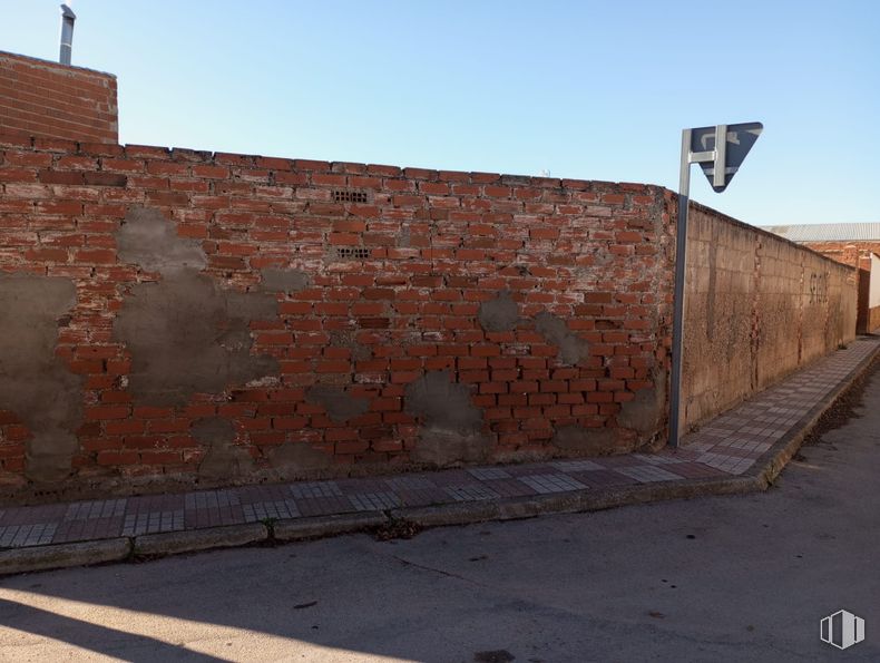 Land for sale at Zona céntrica, La Villa de Don Fadrique, Toledo, 45850 with wall, brick, brickwork, composite material, building material, concrete, stone wall, cement and mortar around