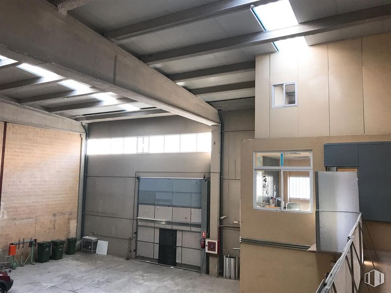 Nave en alquiler en Zona La Poveda, Arganda del Rey, Madrid, 28500 con ventana, suelos, suelo, madera, edificio, gas, hall, accesorio, fachada y techo alrededor