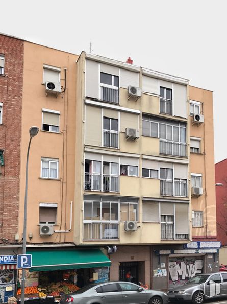 Local en alquiler en Calle Castillo de Simancas, 22, San Blas - Canillejas, Madrid, 28037 con coche, edificio, neumático, rueda, vehículo terrestre, ventana, propiedad, vehículo, luz de estacionamiento automotriz y diseño urbano alrededor