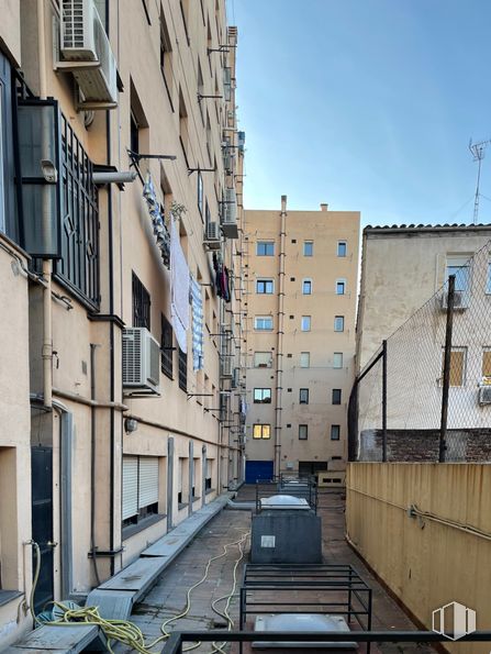 Local en alquiler en Calle Fernández de la Hoz, 46, Chamberí, Madrid, 28010 con edificio, día, cielo, ventana, infraestructura, diseño urbano, arquitectura, barrio, bloque de torres y zona residencial alrededor