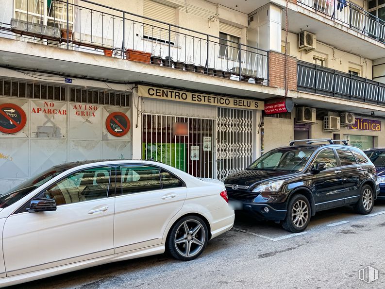 Local en alquiler y venta en Calle Seminario, Leganés, Madrid, 28911 con rueda, coche, neumático, luz de estacionamiento automotriz, luz de posición lateral automotriz, vehículo, vehículo terrestre, ventana, vehículo motorizado y iluminación automotriz alrededor