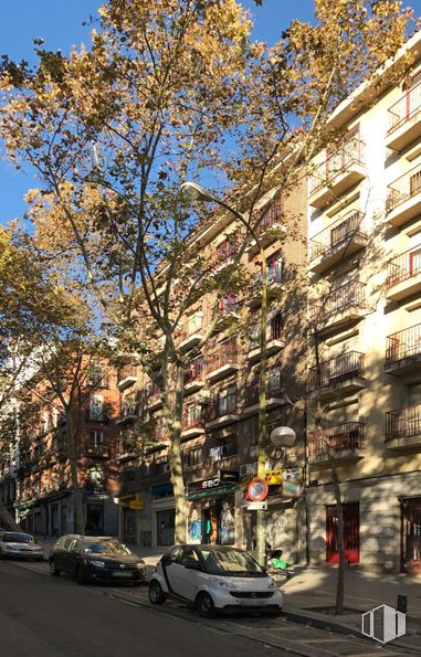 Local en venta en Calle Rivera de Curtidores, 21, Centro, Madrid, 28005 con coche, edificio, ventana, durante el día, cielo, árbol, rueda, vehículo, diseño urbano y luz solar alrededor