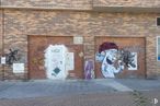 Retail for sale at Paseo Acacias, 17, Coslada, Madrid, 28820 with door, building, art, wood, facade, brick, font, graffiti, window and brickwork around