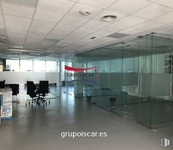 Oficina en venta en Calle Miguel Fleta, 8, San Blas - Canillejas, Madrid, 28037 con accesorio, edificio, pasillo, suelo, piso, vidrio, techo, espacio, edificio comercial y silla alrededor