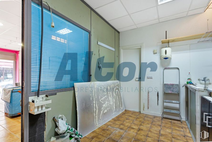 Local en venta en Calle Azabache, Carabanchel, Madrid, 28019 con persiana de la ventana, alumbrado, propiedad, edificio, azure, accesorio, interiorismo, suelos, casa y suelo alrededor