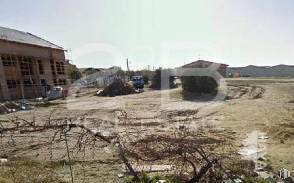 Land for sale at Casco urbano, Yeles, Toledo, 45220 with sky, land lot, building, plant, slope, window, grass, landscape, tree and road around