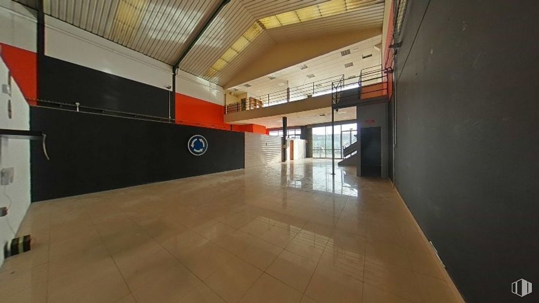 Industrial for sale at Calle Estaño, s/n, Illescas, Toledo, 45200 with fixture, hall, flooring, floor, tile flooring, wood, glass, composite material, ceiling and field house around