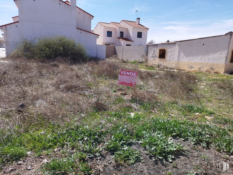 Land for sale at Calle Pozo de la Nieve, 39, Villacañas, Toledo, 45860 with grass, residential area, land lot, plain, human settlement, rural area, grasses, soil, village and shrubland around