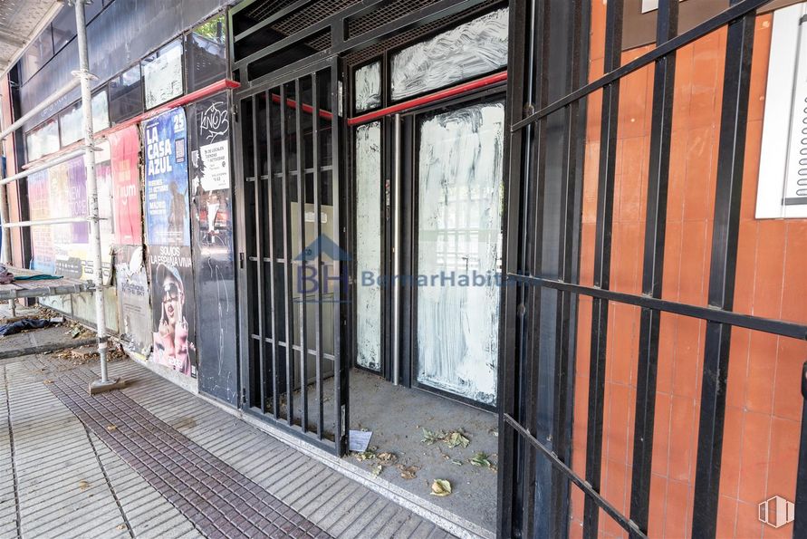 Local en alquiler en Malasaña-Universidad, Centro, Madrid, 28015 con ventana, accesorio, madera, edificio, fachada, casa, vidrio, área metropolitana, ciudad y ladrillo alrededor