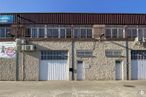 Industrial for rent at Calle Valle de Tobalina, 52, Villaverde, Madrid, 28021 with building, door, sky, fixture, shade, asphalt, facade, wood, roof and composite material around