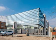 Office for rent at Edificio Data, Calle Sepúlveda, 17, Alcobendas, Madrid, 28100 with car, building, street light, automotive parking light, sky, cloud, wheel, tire, shade and urban design around