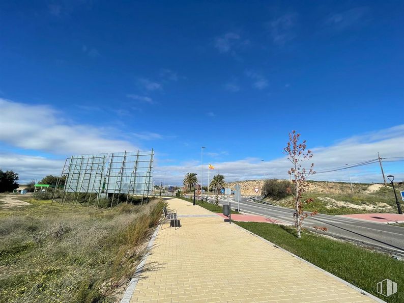 Land for sale at Calle Mártires, El Álamo, Madrid, 28607 with building, cloud, sky, plant, street light, road surface, asphalt, thoroughfare, land lot and grass around