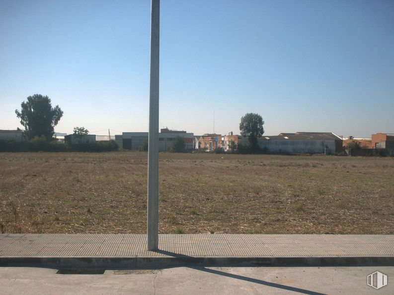 Land for sale at Sector Industrial PP-5, Talavera de la Reina, Toledo, 45600 with sky, land lot, tree, plain, landscape, grass, tints and shades, horizon, grassland and shade around